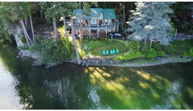 Sauna+firewood Hot-tub+Oyster beach+relaxing views