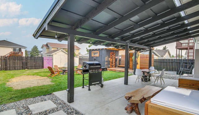 Sauna, Gas Grill & More! Belgrade Getaway