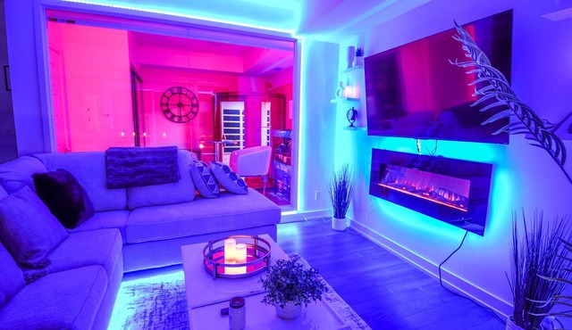 Sauna*King Bed*Fireplace*Smart TV*Queen Sofa Bed*Coffee Bar
