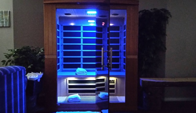 SAUNA & King Bed near Logan, USU & Firefly Park