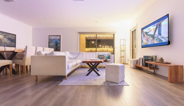 Sauna + King Beds Tranquillity Base Fun Family Home