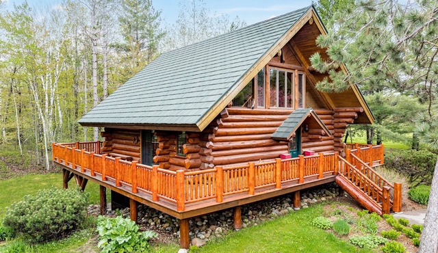 Sauna, Massage Chair, Firepit, Woods, Pet Friendly