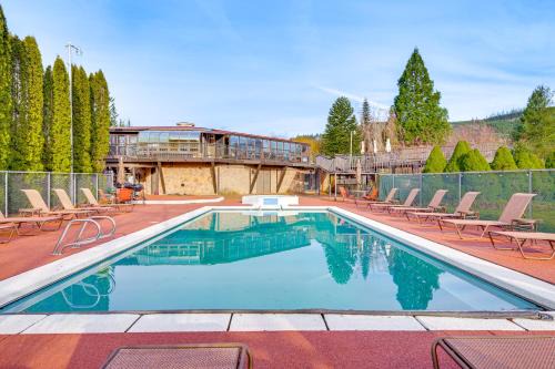 Sauna, Pickleball Court and Game Room Sultan Villa!