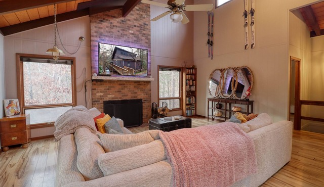 Sauna☆Pool Table☆Bar☆2 Fireplaces☆n4 Bedroom+Loft Cabin☆ On Bryce Resort