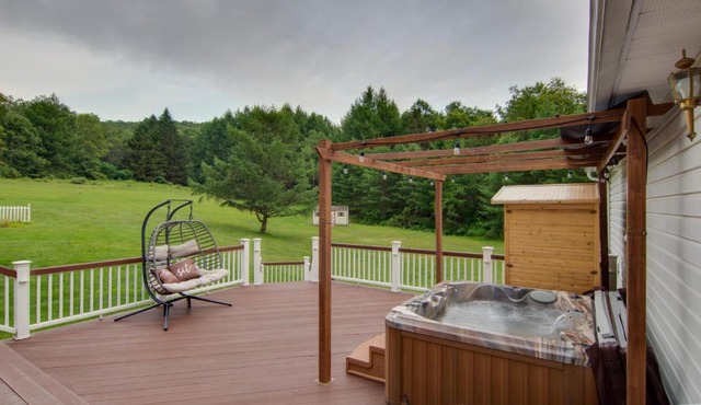 Sauna, Spa & Stargazing: Coudersport Home!