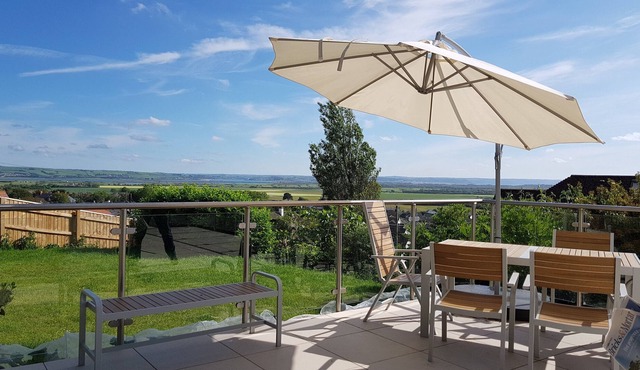 Saunton Views - Detached house with elevated sea and estuary views.
