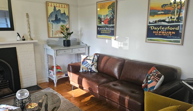 Sausalito- captivating 1950s retro residence