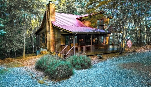 "SAUTEE WOODS" COZY GETAWAY without breaking the bank ! NOW WITH EV CHARGING !
