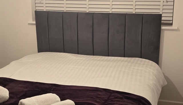 SAV 1 Bed Flat Near Watford Town