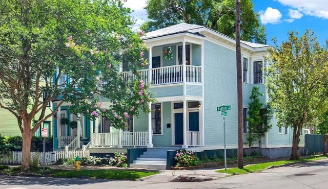 Savannah Home w/2 Units*Sleeps 12*Near Forsyth