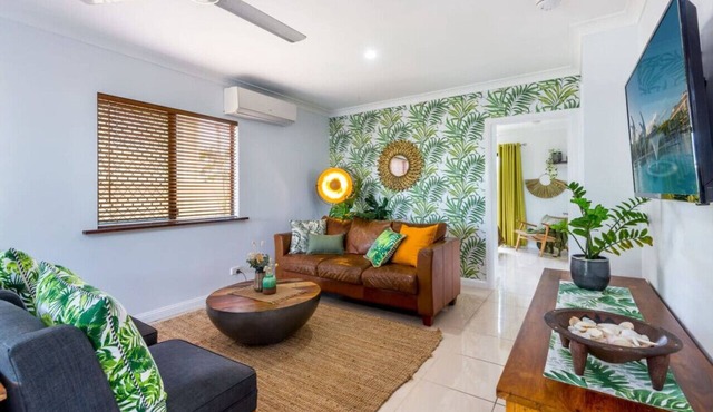 Savannah House - Two Homes in One