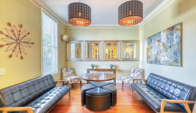 Savannah Lez Frederick