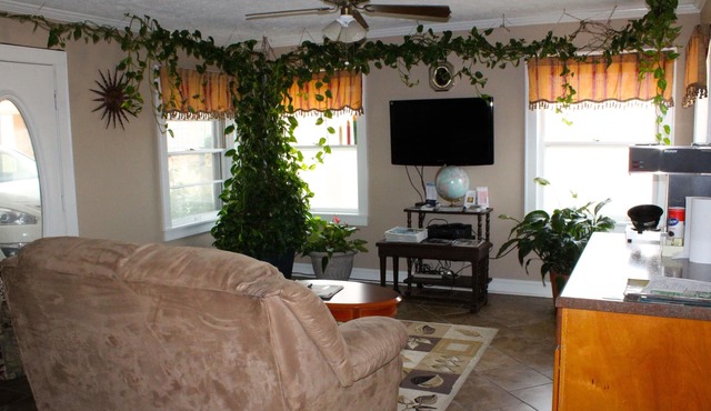 Savannah Motel