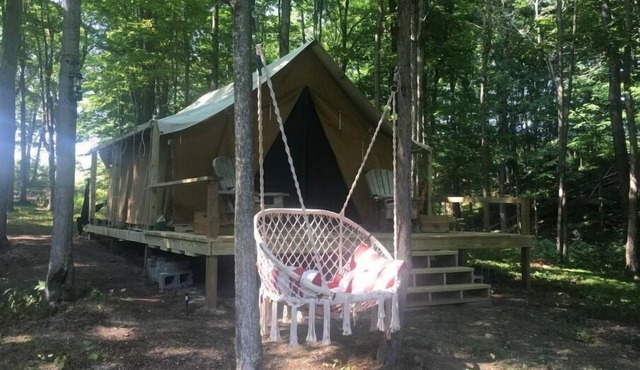 Savannah Safari Tent & Breakfast-FLX Glamping