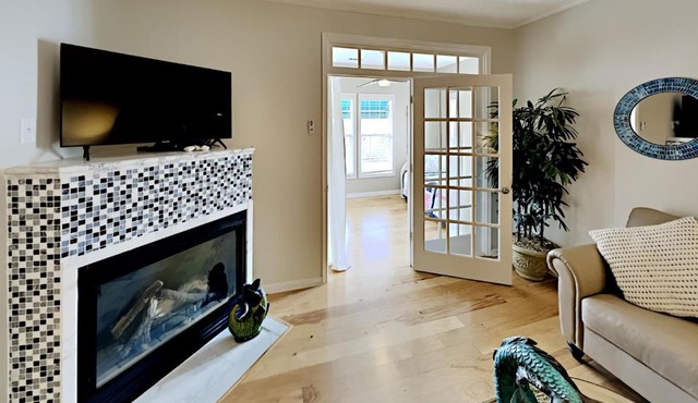 Savannah Shore 5 Walking distance to the beach!!