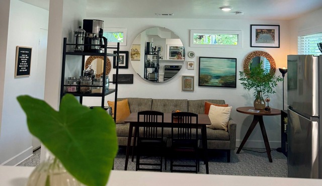 Savannah Spruce 2 Bedroom 1 Bath Private Driveway 5 Minutes To Historic Downtown