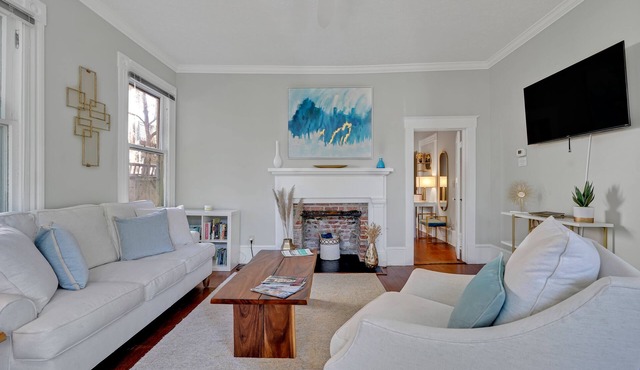 Savannah Suite on Front
