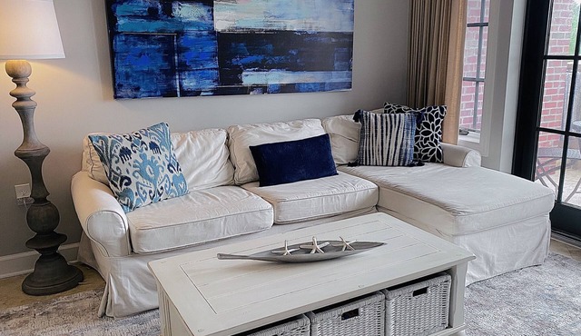 SAVE in JULY! 30A Lux Condo, Balcony, Pool, HotTub, Parking Lot, Nxt 2 Rosemary