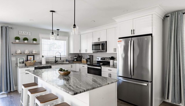 Save Longer Stay New Year's Open Dog Friendly Gas Firepit Coffee Bar