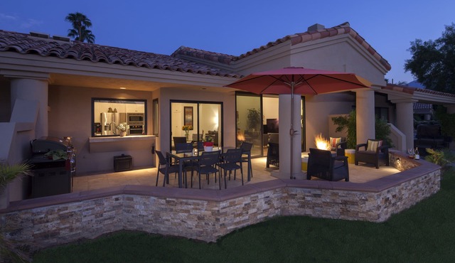 SAVE! Luxury PGA West Condo-Mountain Views, 4-Seater Golf Cart, Bikes & More!