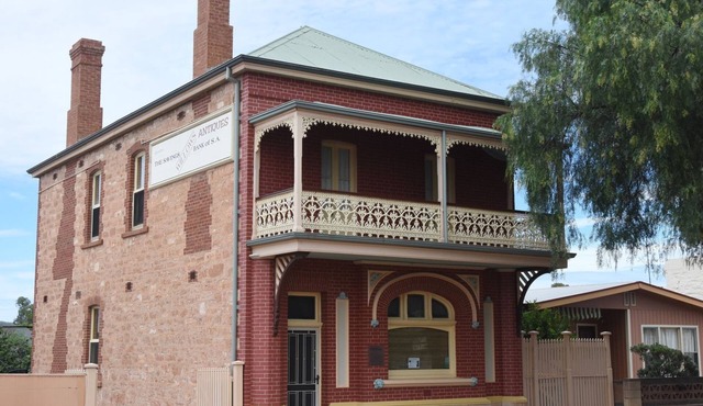 Savings Bank of South Australia - Old Quorn Branch - stay in an old bank