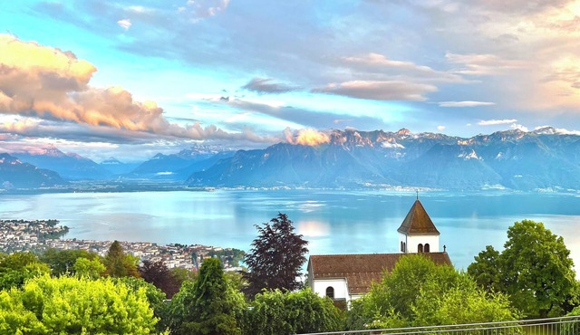 Savor one of the most iconic views in the world and the Lake Geneva region!