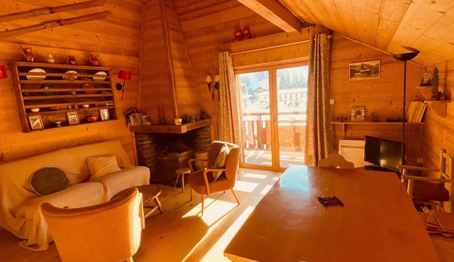 Savoyard 3-Room Apt, Central Location, 8 Guests, Near Ski Lifts, Panoramic Views