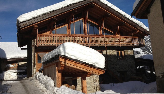 Savoyard chalet connected to the resort of Les Arcs, rental from Sunday to Sunday