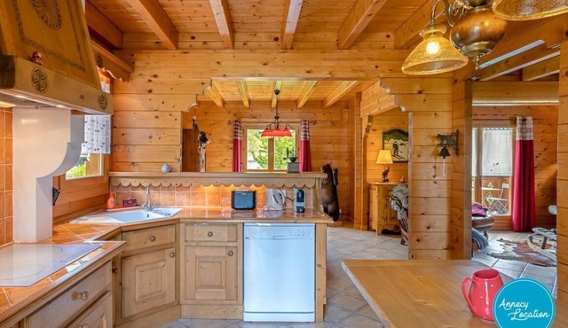 Savoyard chalet - Marlens - between lake and mountains