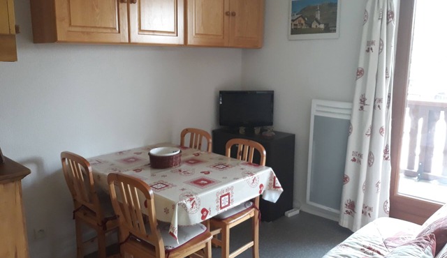 Savoyard cozy studio with 5 sleeping places in Onnion