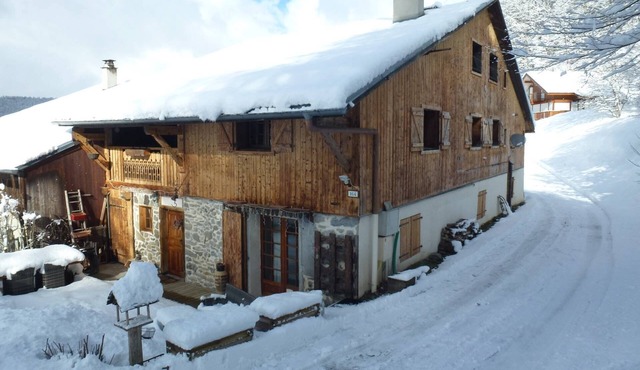 Savoyard Farmhouse - Sleeps 14, Garden & Parking