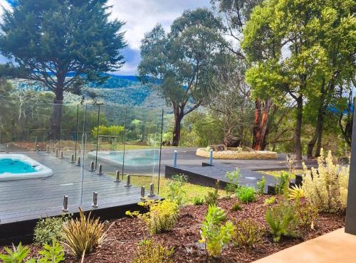 Savvanah Farmstay family friendly home with stunning views and spa