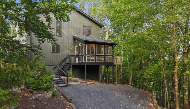 Saw Creek Chalet Indoor Pools Firepit Deck Gas Grill By Bushkill Falls