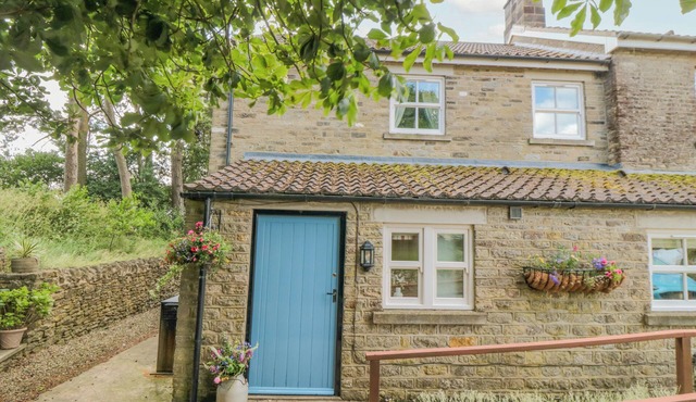 SAWDON HEIGHTS, family friendly, country holiday cottage in Sawdon