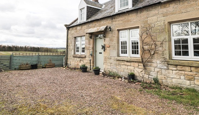 SAWERS REST, family friendly, with open fire in Coldstream