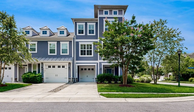Sawgrass at White Oak Creek - townhome with AC, pools & gyms