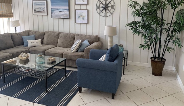 SAWGRASS - Walking Distance to the Beach