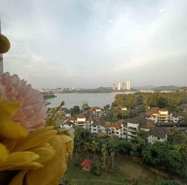 Sawtelle Cyberjaya Lakeview Haven