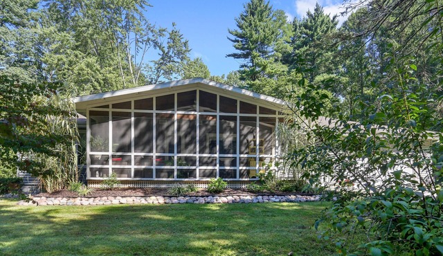 Sawyer Home close to the Warren Dunes with a screened in porch, and heated pool!