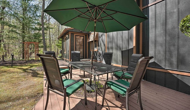 Sawyer Retreat w/Fire Pit < 2 Mi to Beaches!