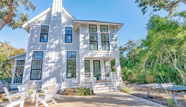 Say Knot on Call to your dream Bald Head Island vacation retreat!