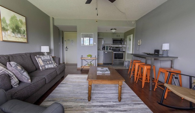 SC 2506: Appealing 1BR perfect for your summer travels! Private deck and pool!
