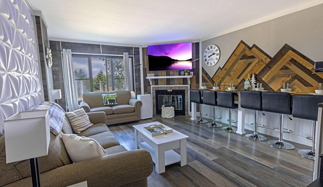 SC 5109: Modern 1BR w/private balcony. Perfect for summer with pool!