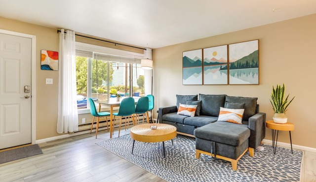 Scandi Boho Seattle Apartment, Walk to Waterfront!