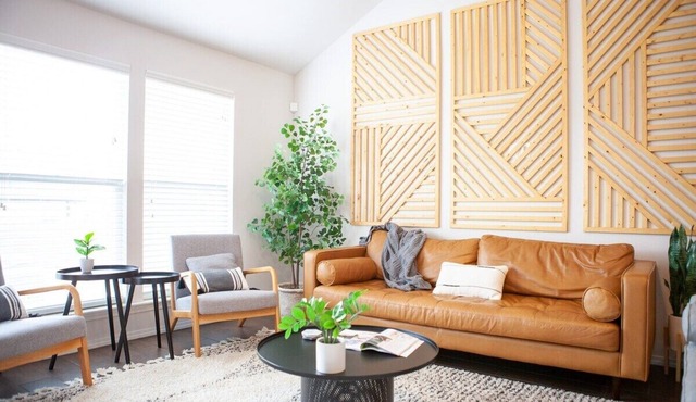 Scandi Home by Turnpike - KING Bed, Fast WiFi