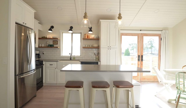 Scandi Inspired House, great walkability, homebase to city and mountains