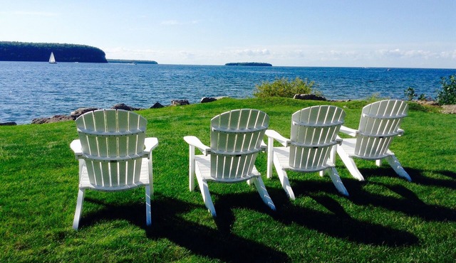 Scandi-inspired Loft - Historic - Waterfront - Pet Friendly - Open year around