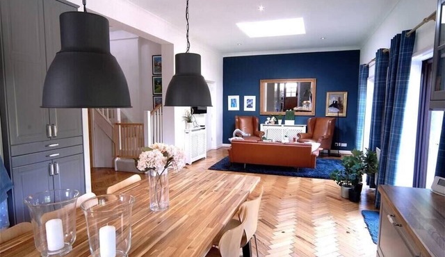 Scandi-Style 4B Bungalow Large Garden and Parking