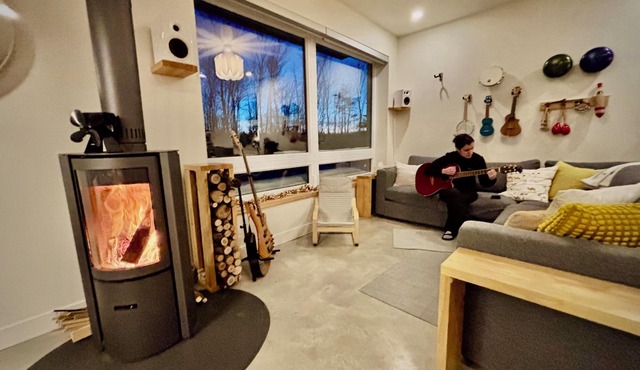 Scandinavian 2-Storey Chalet at the Foot of Mt. Shefford, Scandinavian 2-Storey Chalet at the Foot o