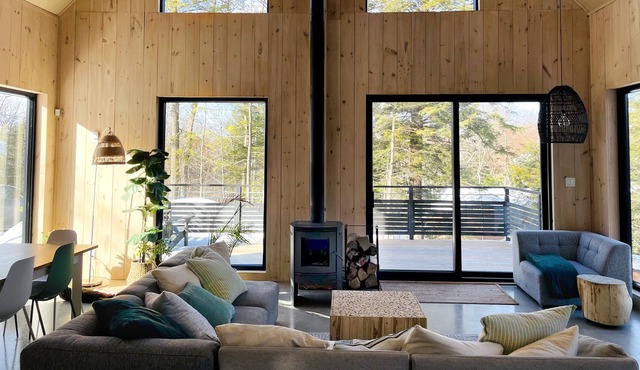 Scandinavian Chalet / Spa, Lake, Ski and Outdoor Activities